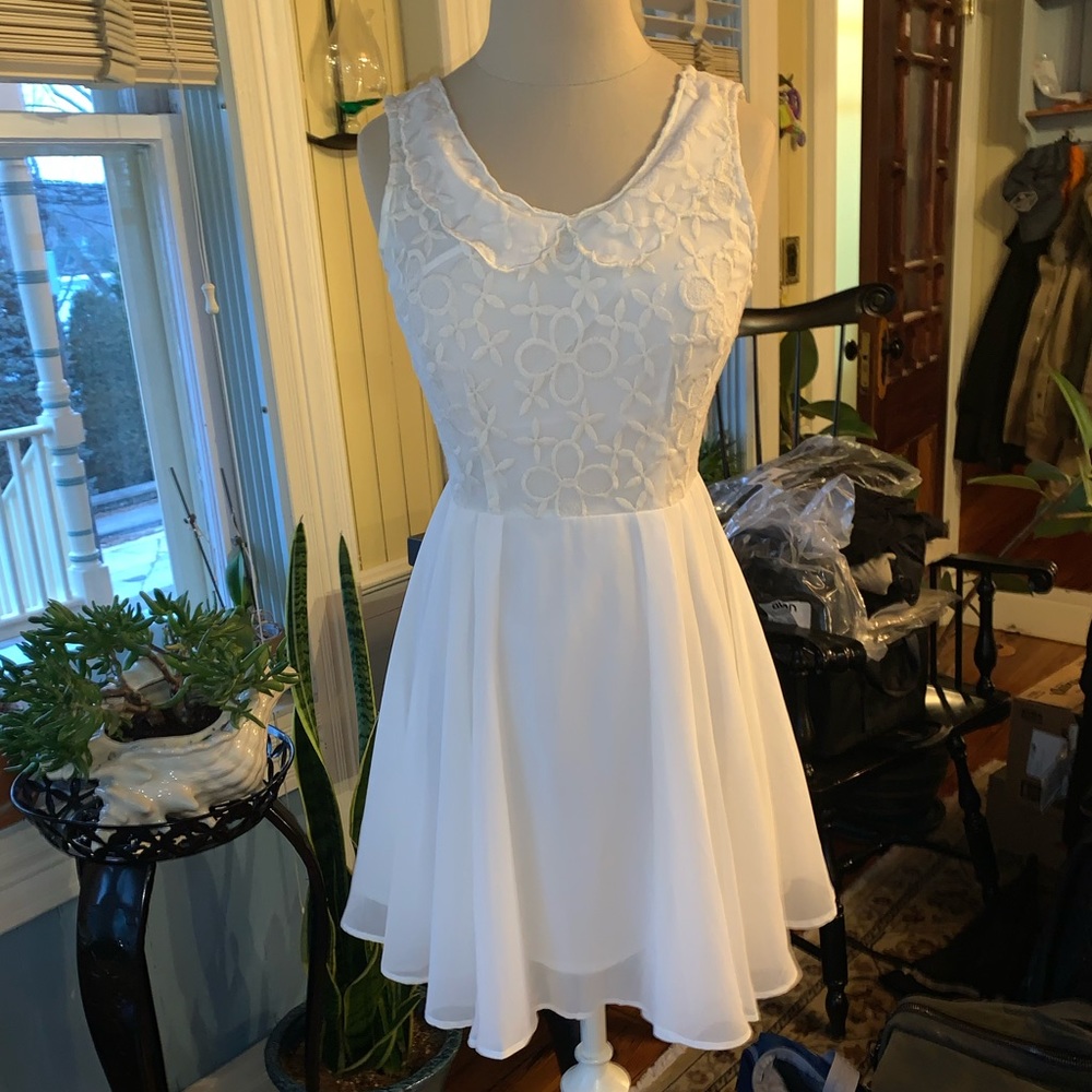 Fun & flirt white lace collared pouf dress XS 🎀